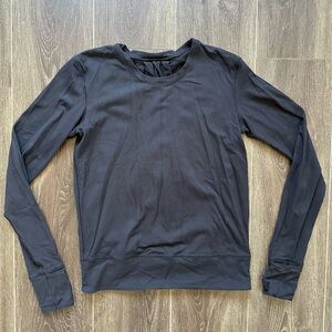 Lululemon Black Long Sleeve Crewneck Top (size 2)